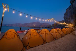 Camping sur la plage à Khasab Musandam